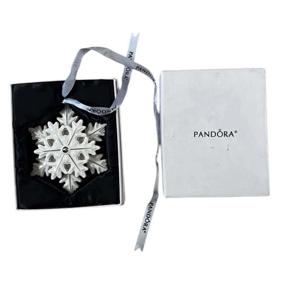 Pandora Christmas 2015 ceramic snowflake ornament